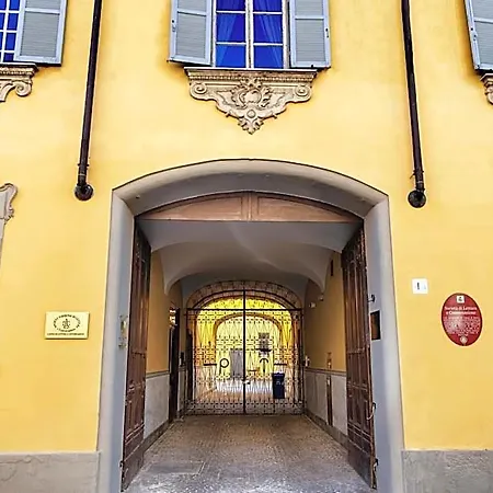 アパートホテル Palazzo Le Poste - And パルマ